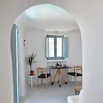Apartment Panthea Santorini - Private Pool *