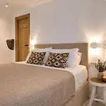 Panthea Santorini - Private Pool Apartment