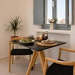 Apartment Panthea Santorini - Private Pool *