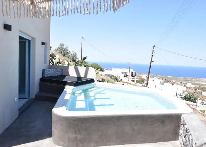 Panthea Santorini - Private Pool Apartment