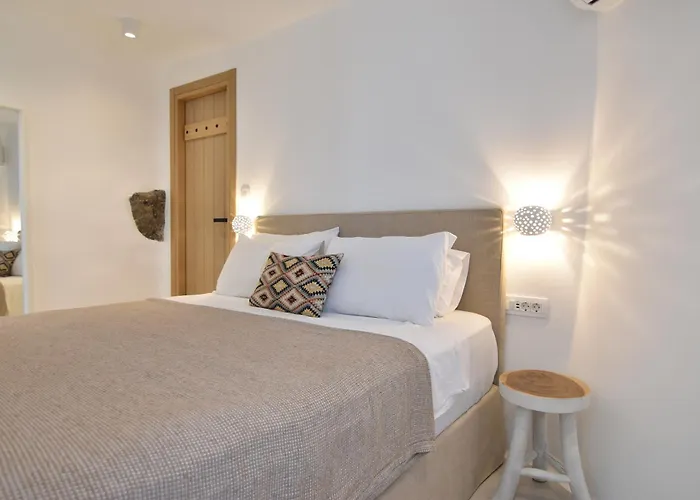 Panthea Santorini - Private Pool Apartment